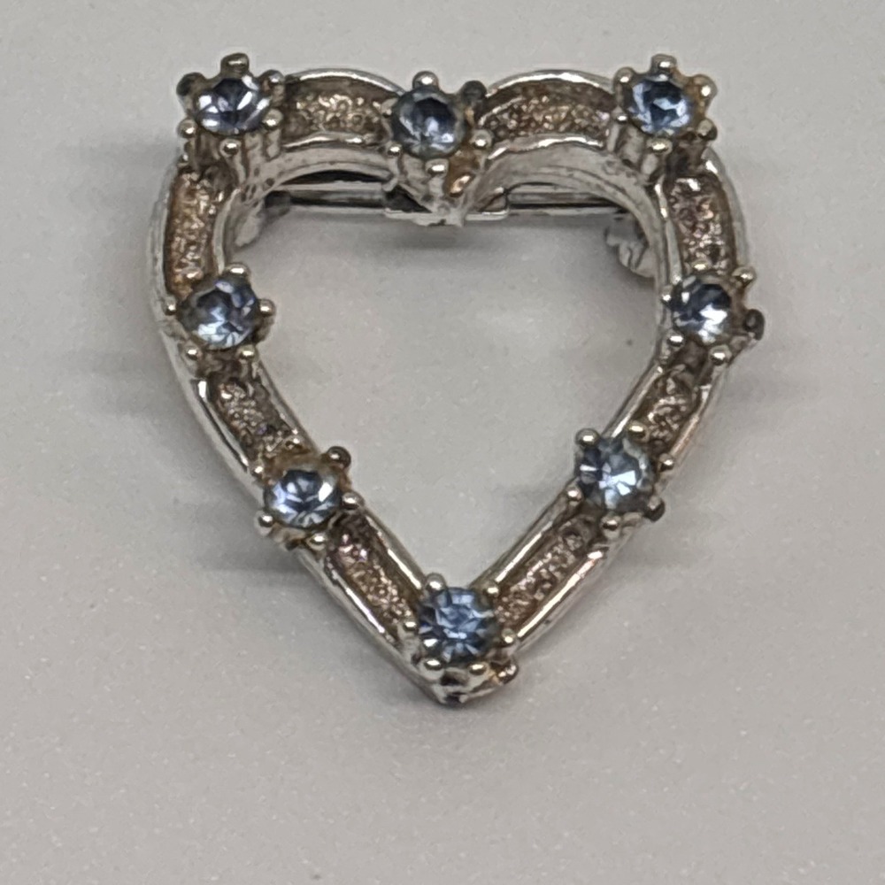 Vintage‎ Heart Brooch Silver Tone Blue Rhinestone Open Heart Pin Jewelry